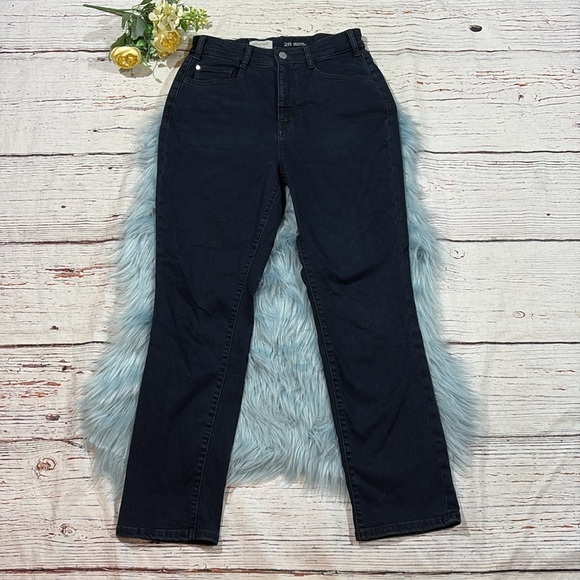 ANTHROPOLOGIE Pilcro Slim Tuck High-Rise Straight-Leg Jeans Womens Dark Blue - Picture 2 of 9